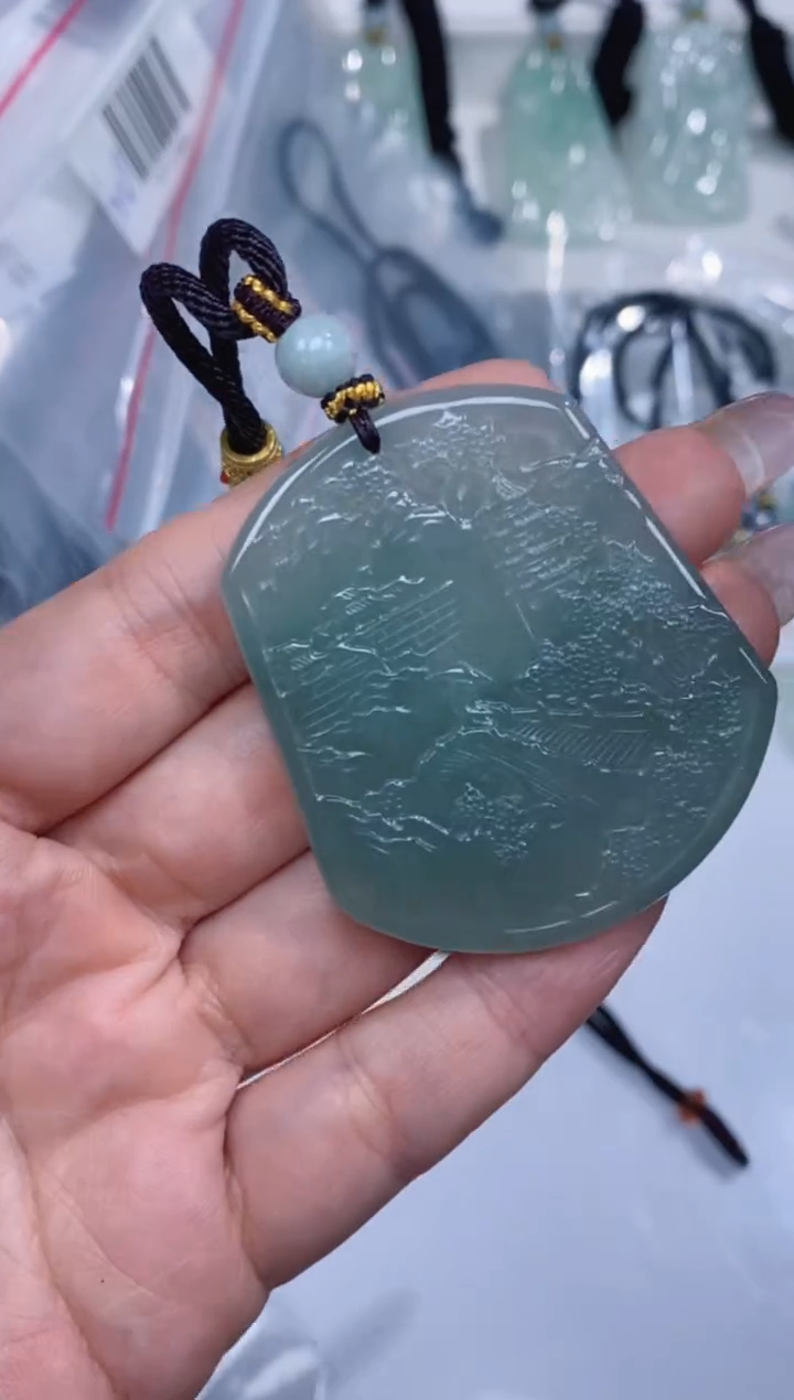 颈饰未镶嵌翡翠吊坠