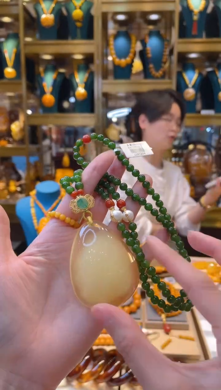 【闪购商品】琥珀颈饰未镶嵌41金包蜜水滴