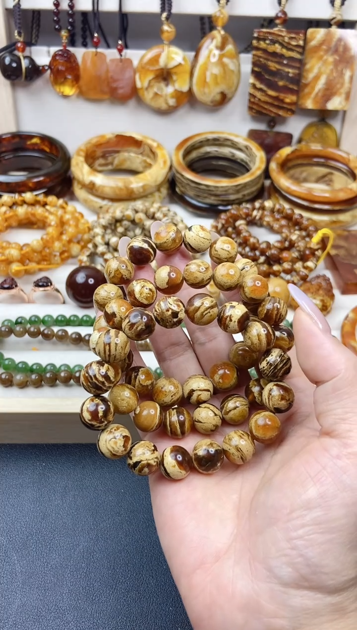 未镶嵌琥珀裸石缅根卡11+多样性发其一微瑕