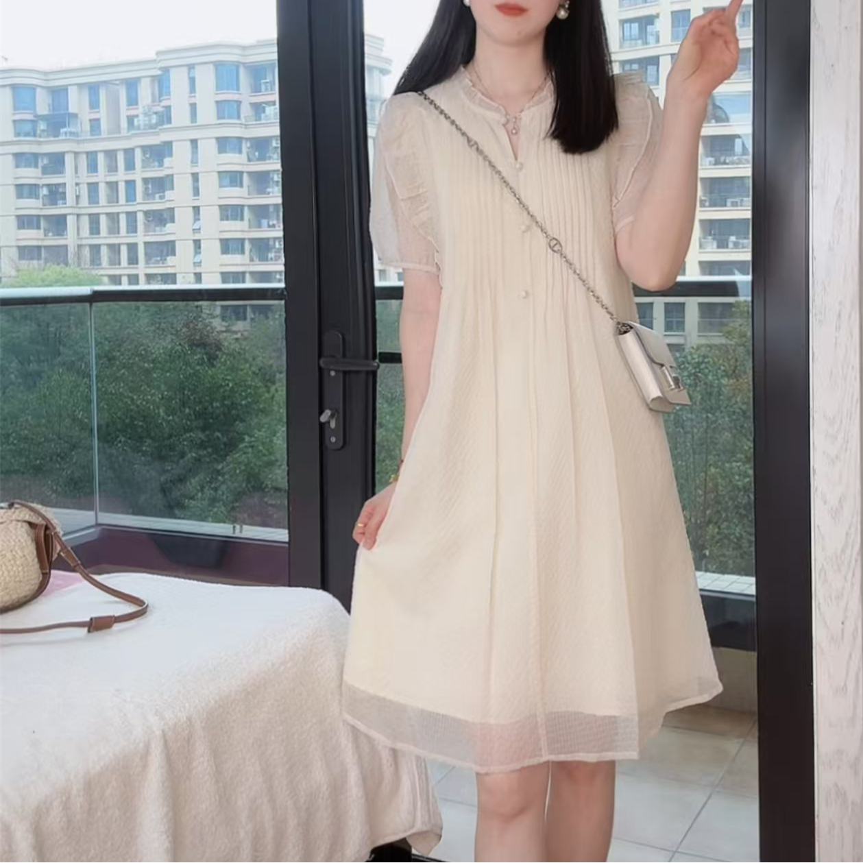 连衣裙显瘦气质时尚减龄夏季休闲宽松收腰中长款法式轻奢裙子