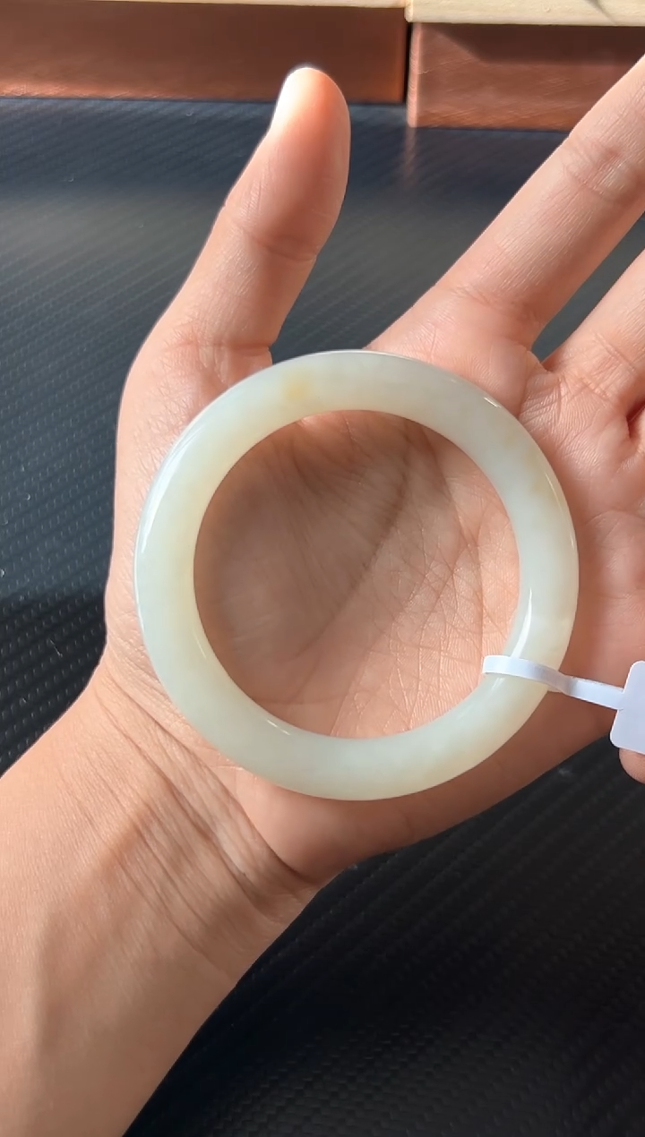 未镶嵌手镯和田玉且末微色差金山56jmh