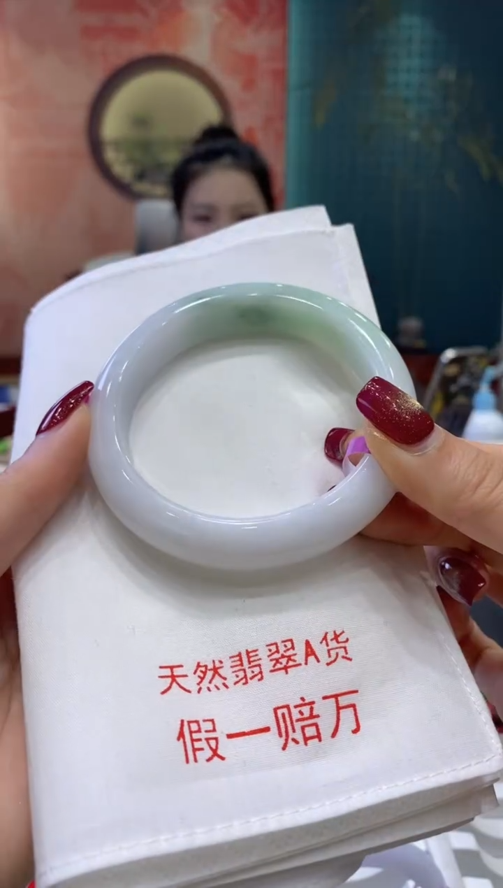 【闪购商品】翡翠手镯未镶嵌多人03279