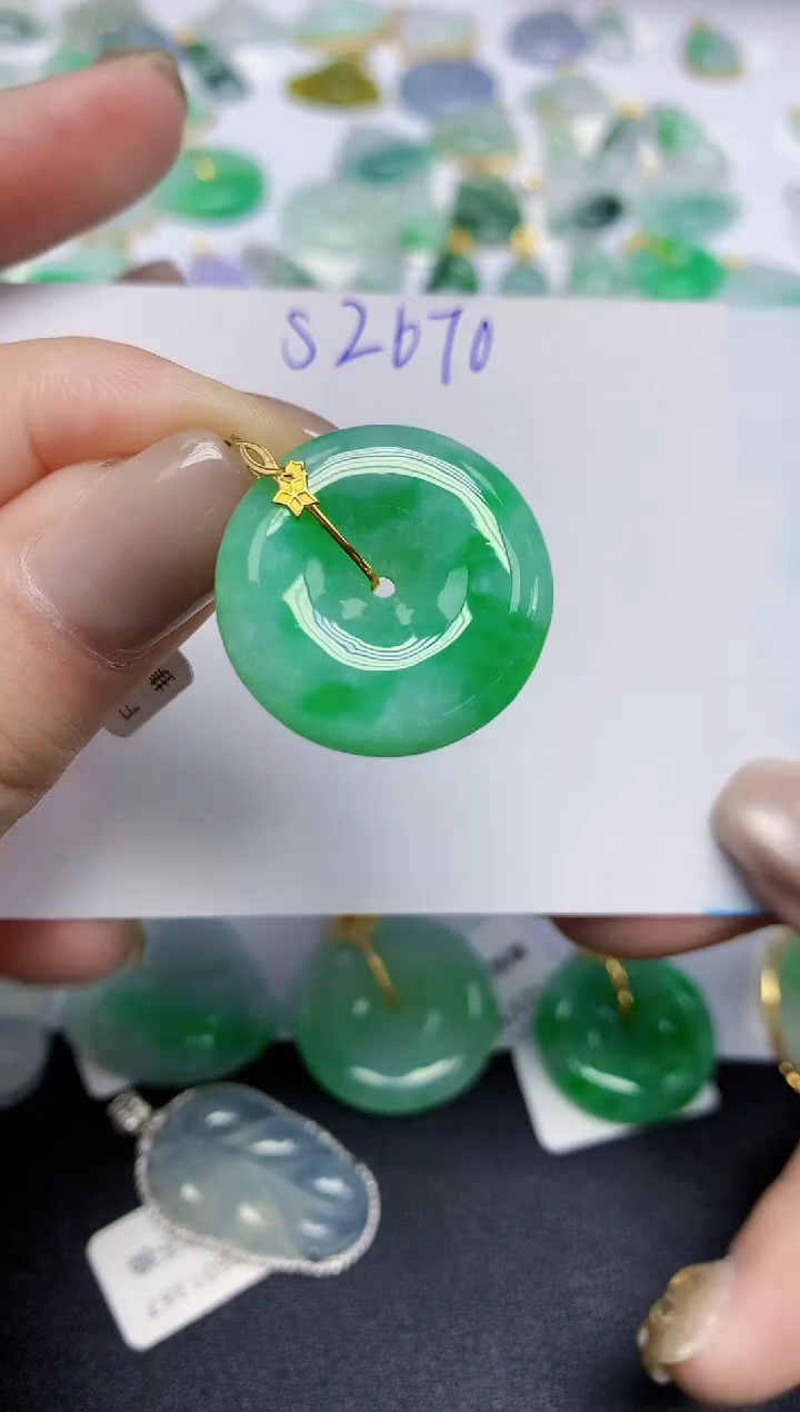 颈饰18K金镶嵌翡翠天然缅甸翡翠A货翡翠百元以上9元证书费自理