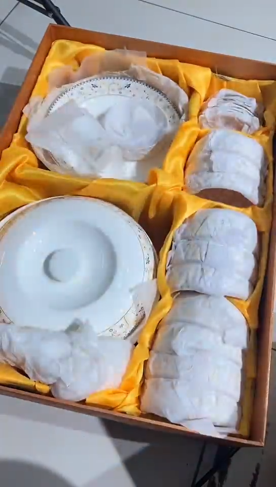 骨瓷36头餐具隆达骨瓷