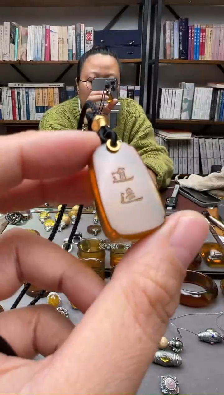 【闪购商品】琥珀颈饰未镶嵌逍遥吊坠