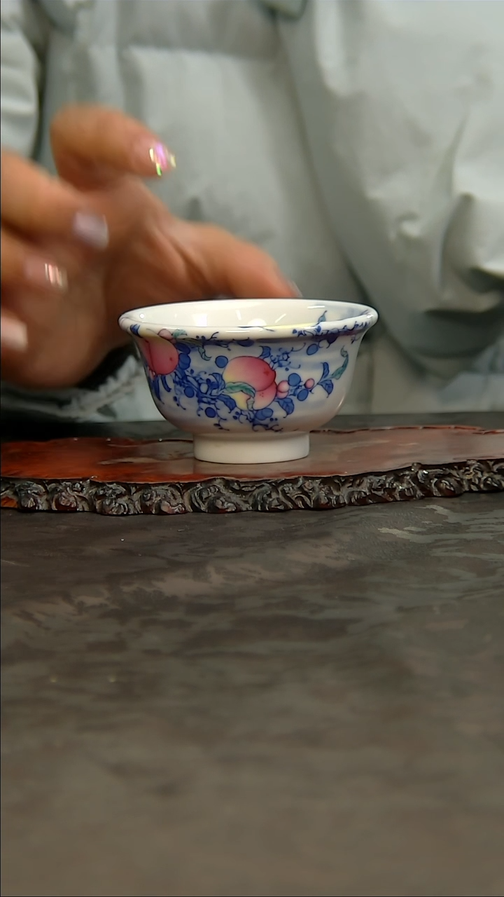 【闪购商品】青花手绘桃子主人杯！