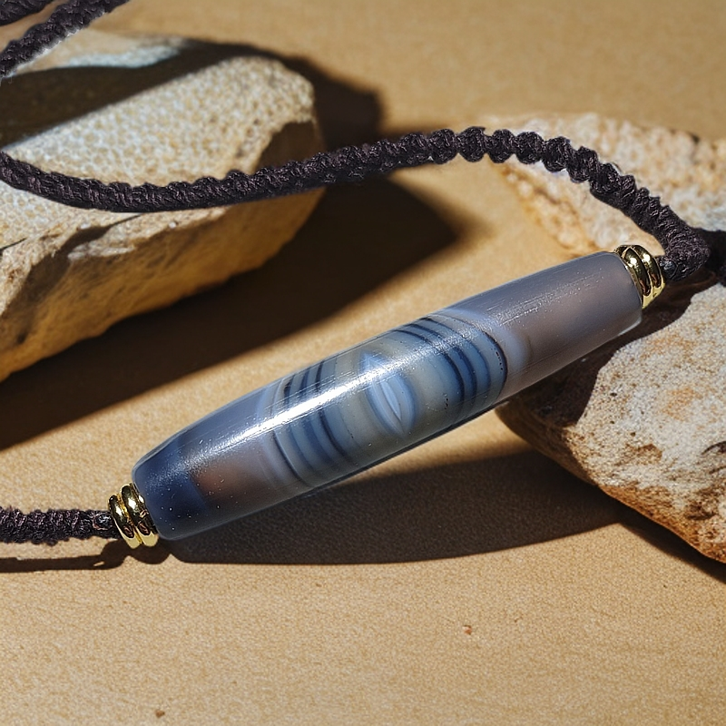 藏系天然蓝沁缠丝玛瑙 尺寸：57.5*13包浆油润 风化细腻拉丝纹锁骨