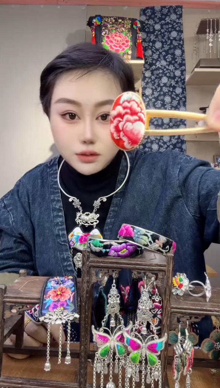 【闪购商品】刺绣纯手工苗绣非遗发夹