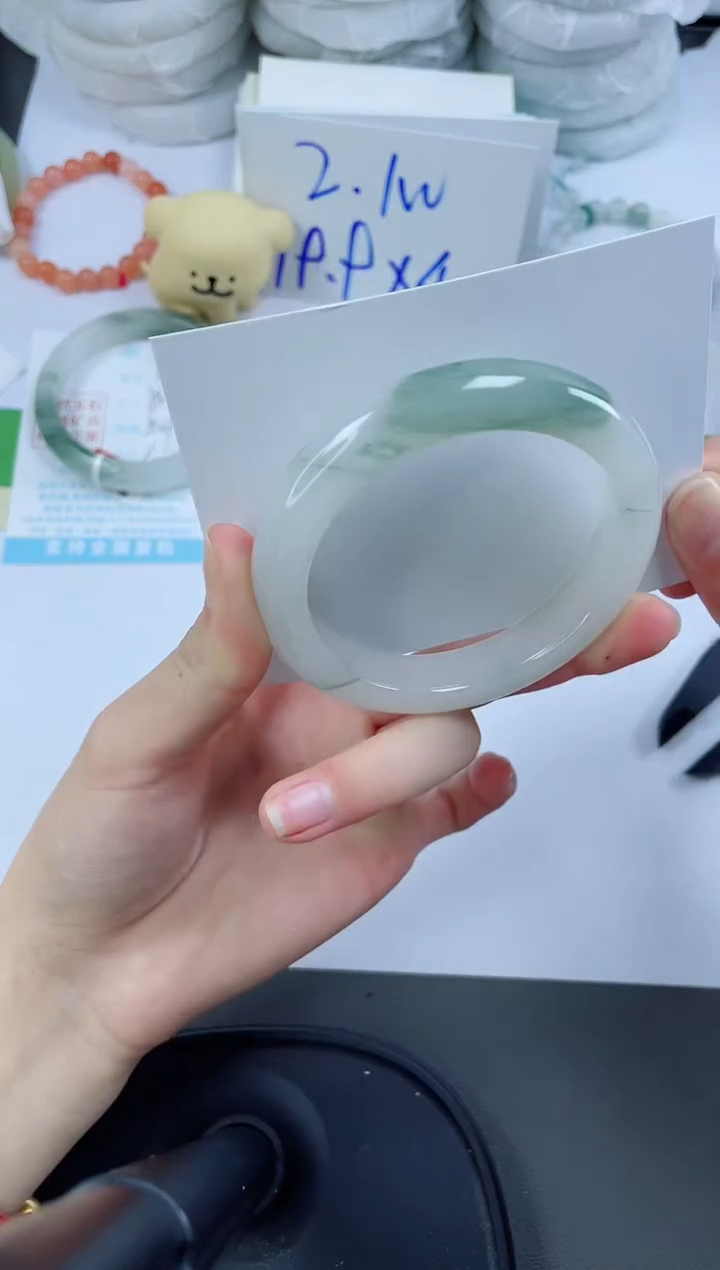 【闪购商品】石英质玉手镯未镶嵌124-56.1