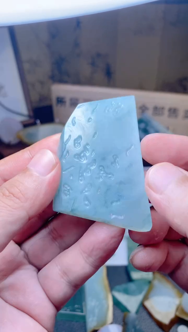 未镶嵌定制翡翠雕****哥天然缅甸翡翠A货