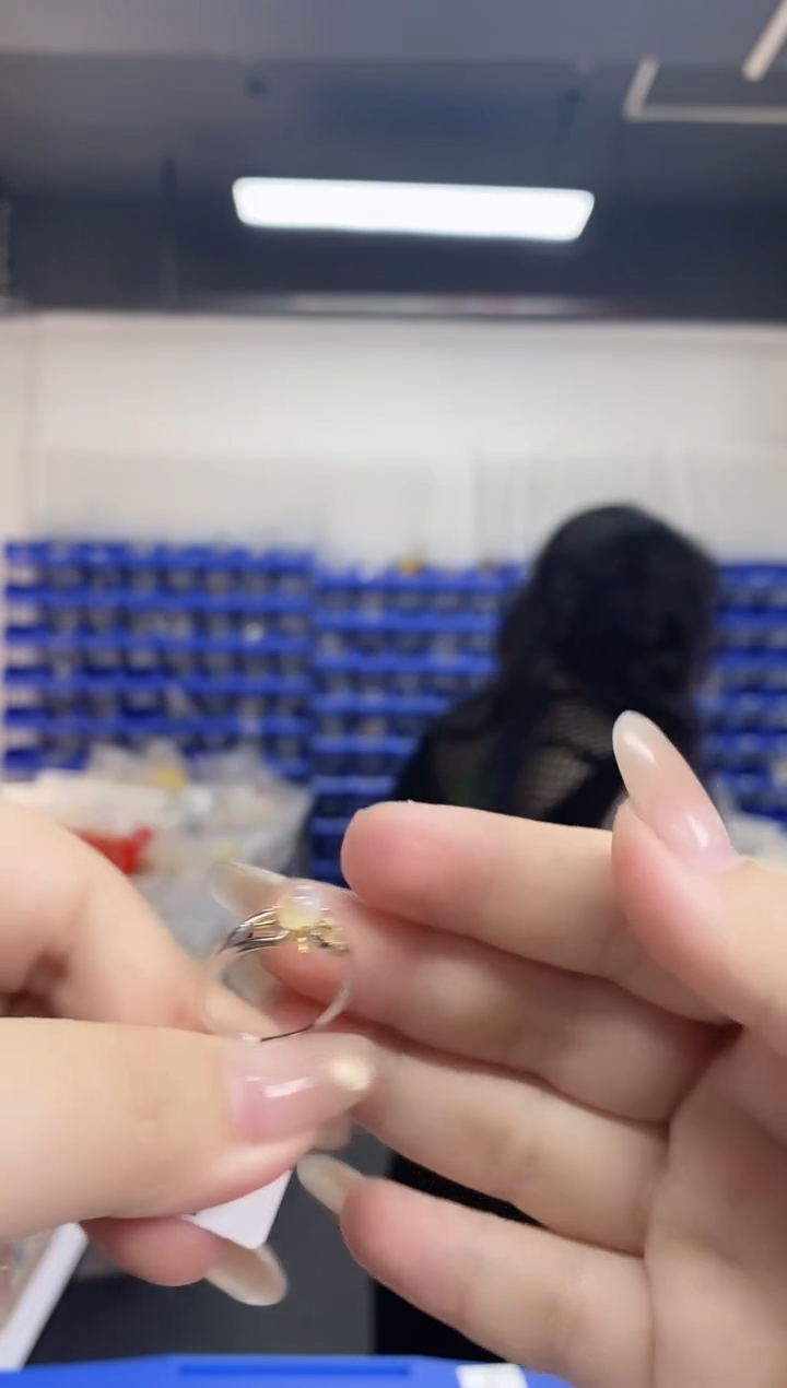 戒指银S925镶嵌拉长石多样性发其一颜色微差