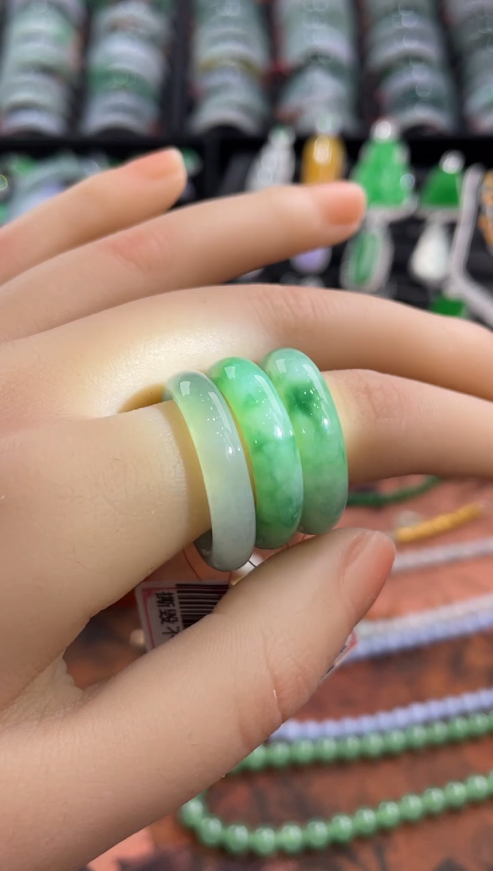 未镶嵌戒圈翡翠合集（小千-中千）