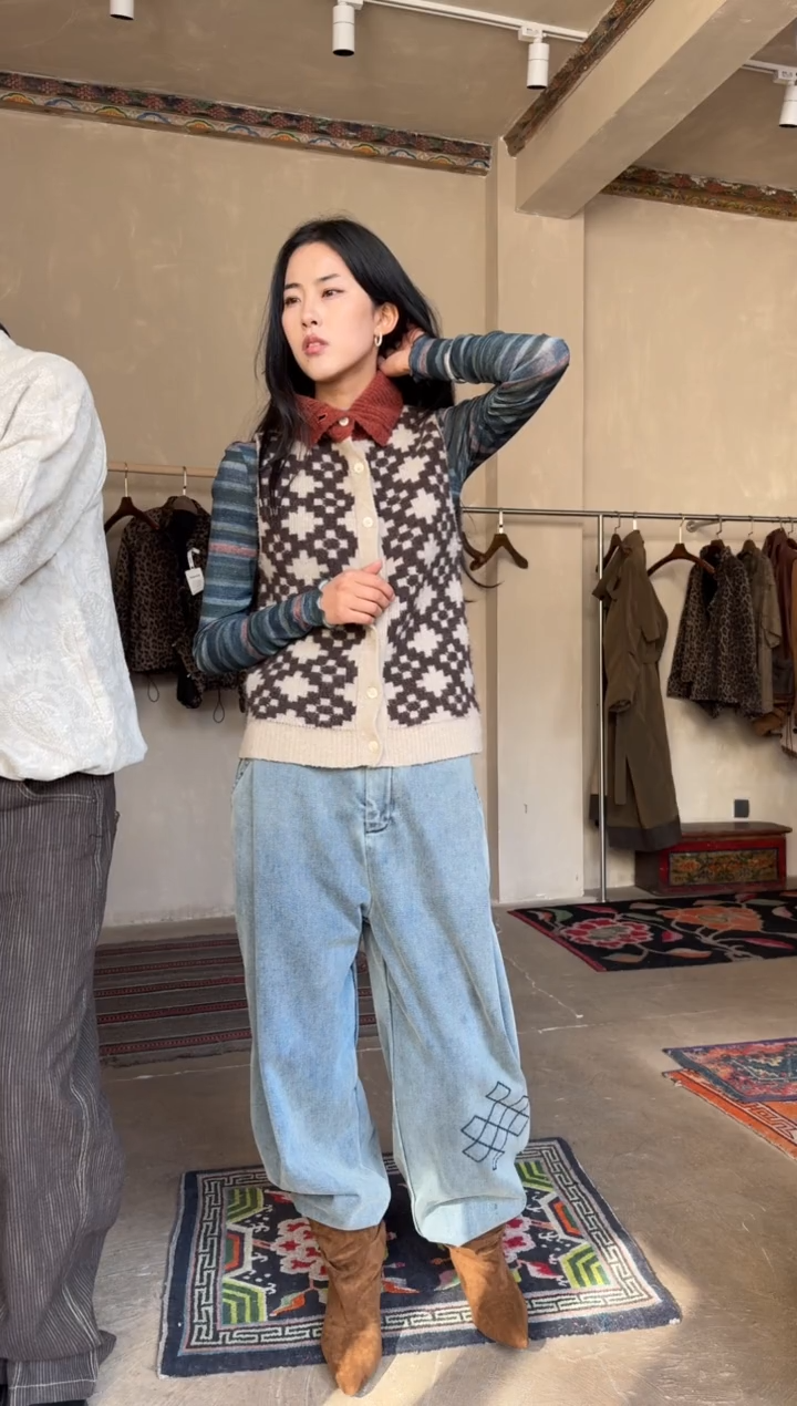 KWC26FW高领马甲M