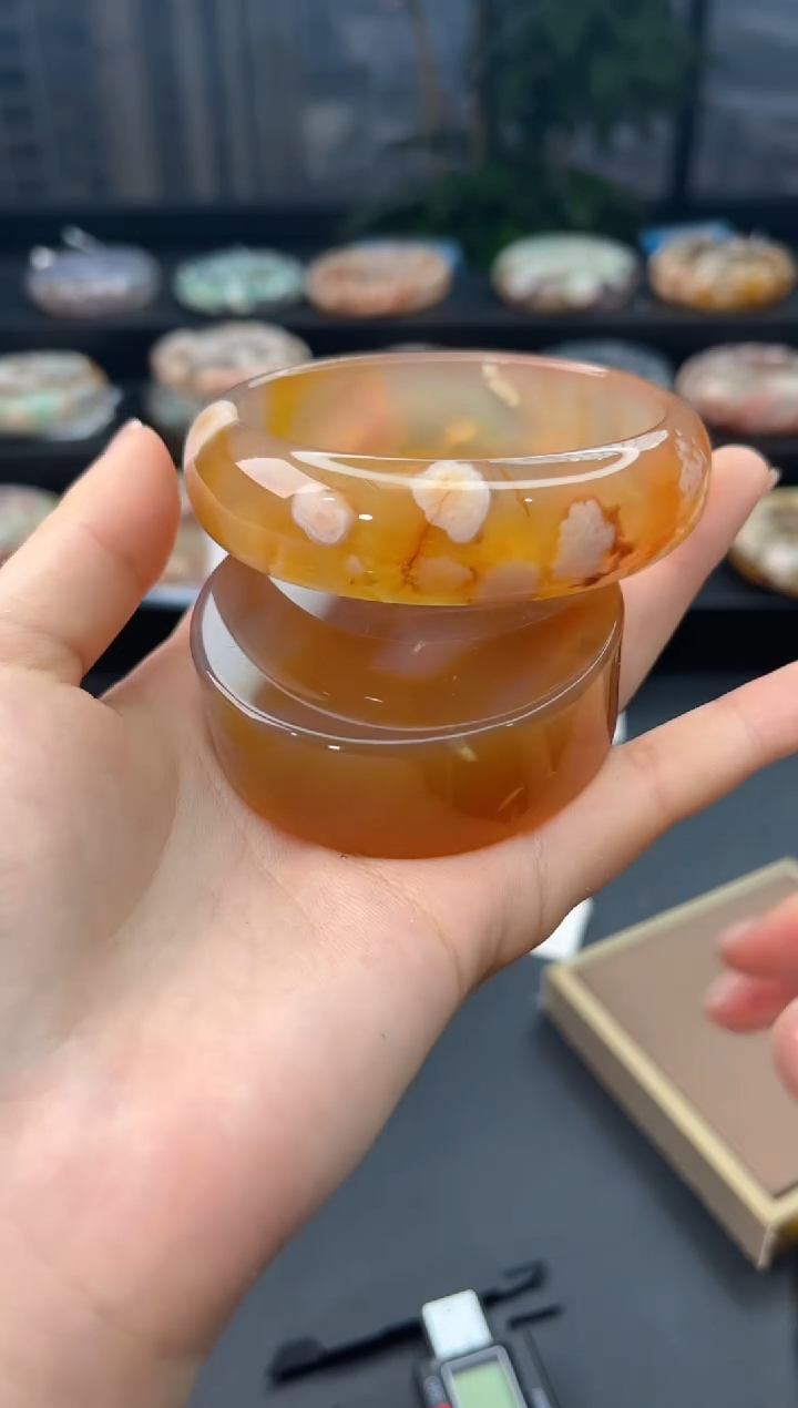 【闪购商品】石英质玉手镯未镶嵌赠送镯心（圈口59