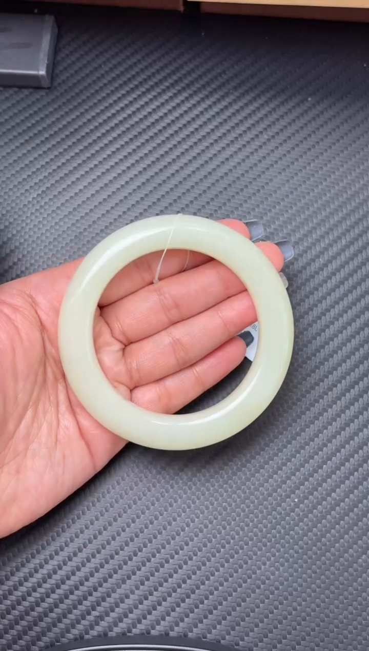 未镶嵌手镯和田玉若羌微色差58L