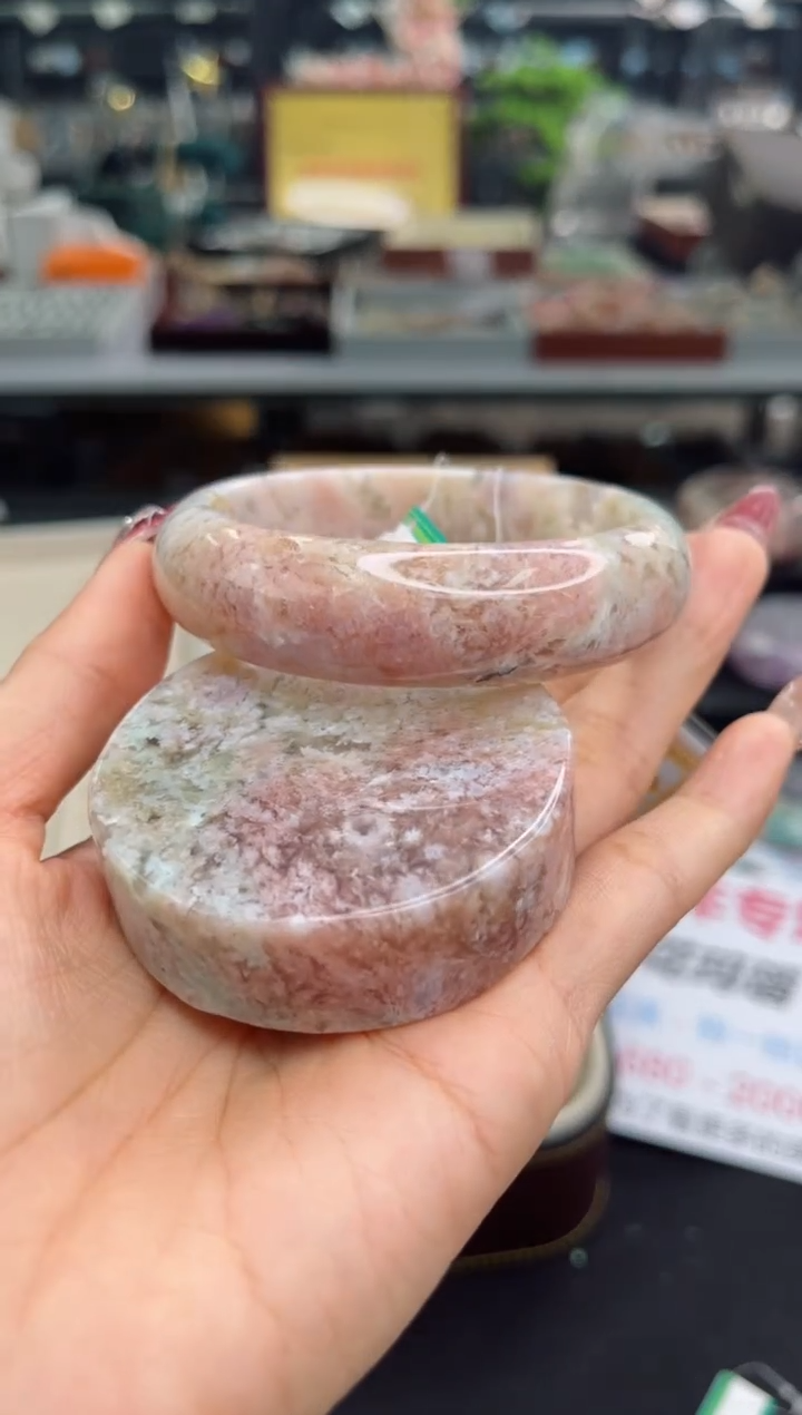 【闪购商品】石英质玉手镯未镶嵌59圈口（赠品镯心）6504014