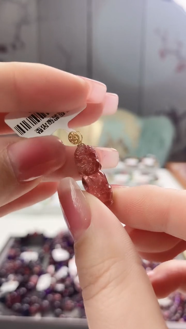 【闪购商品】碧玺碧玺吊坠未镶嵌多人多样性发货发其一
