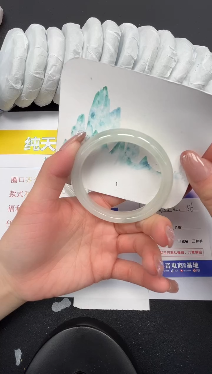 【闪购商品】石英质玉手镯未镶嵌385-56