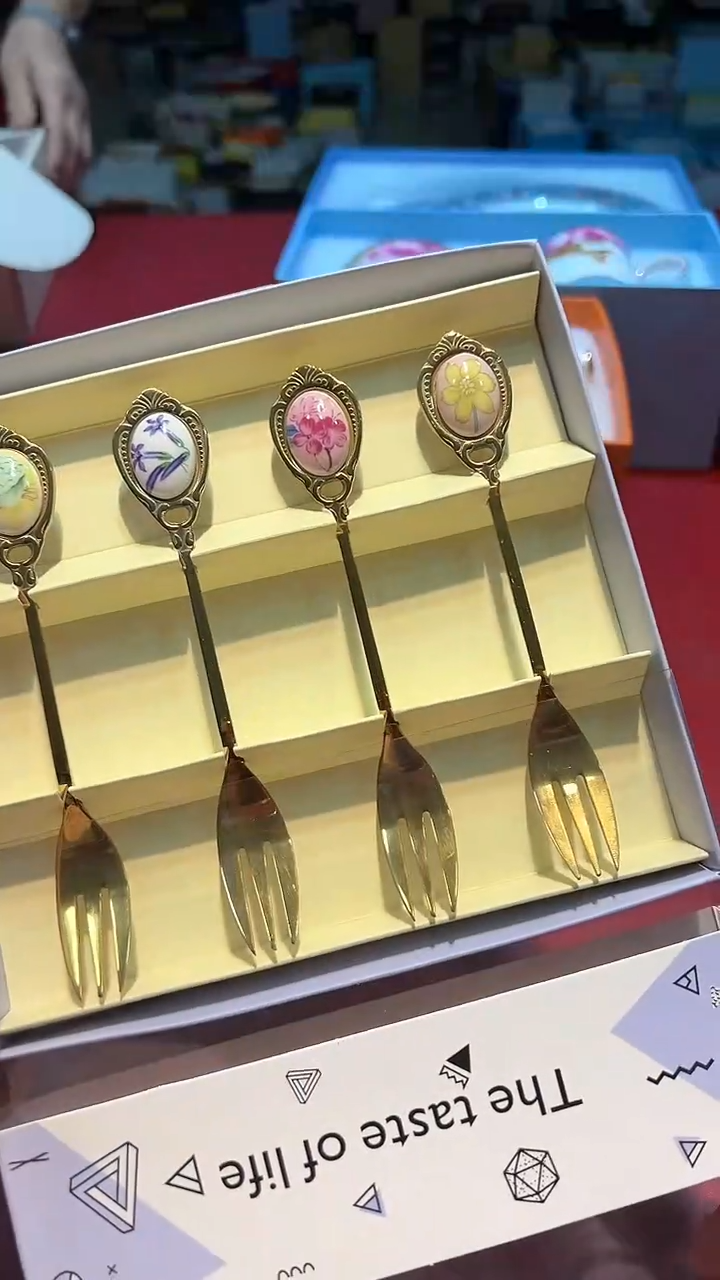 【闪购商品】瓷片锅碗瓢盆一件不剩