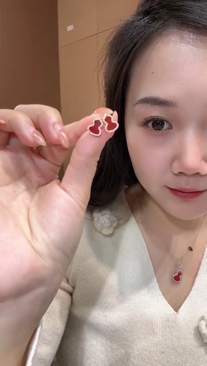 【闪购商品】钻石耳钉18K金镶嵌红葫芦耳钉
