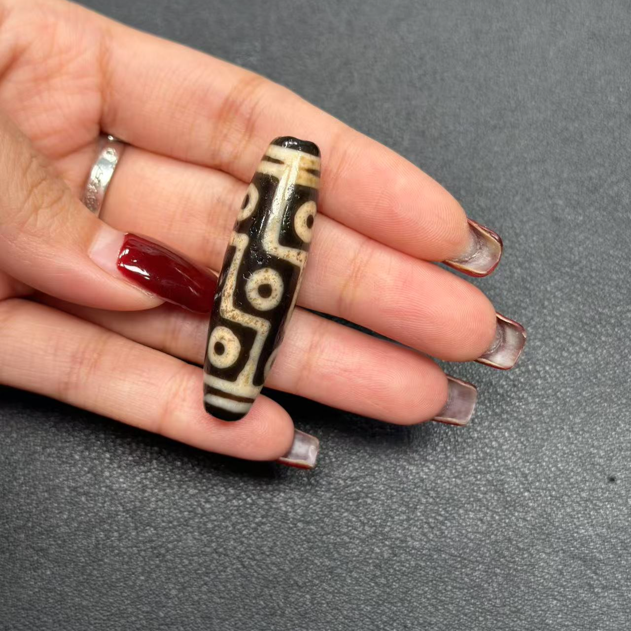  牙黄玛瑙 折线9眼