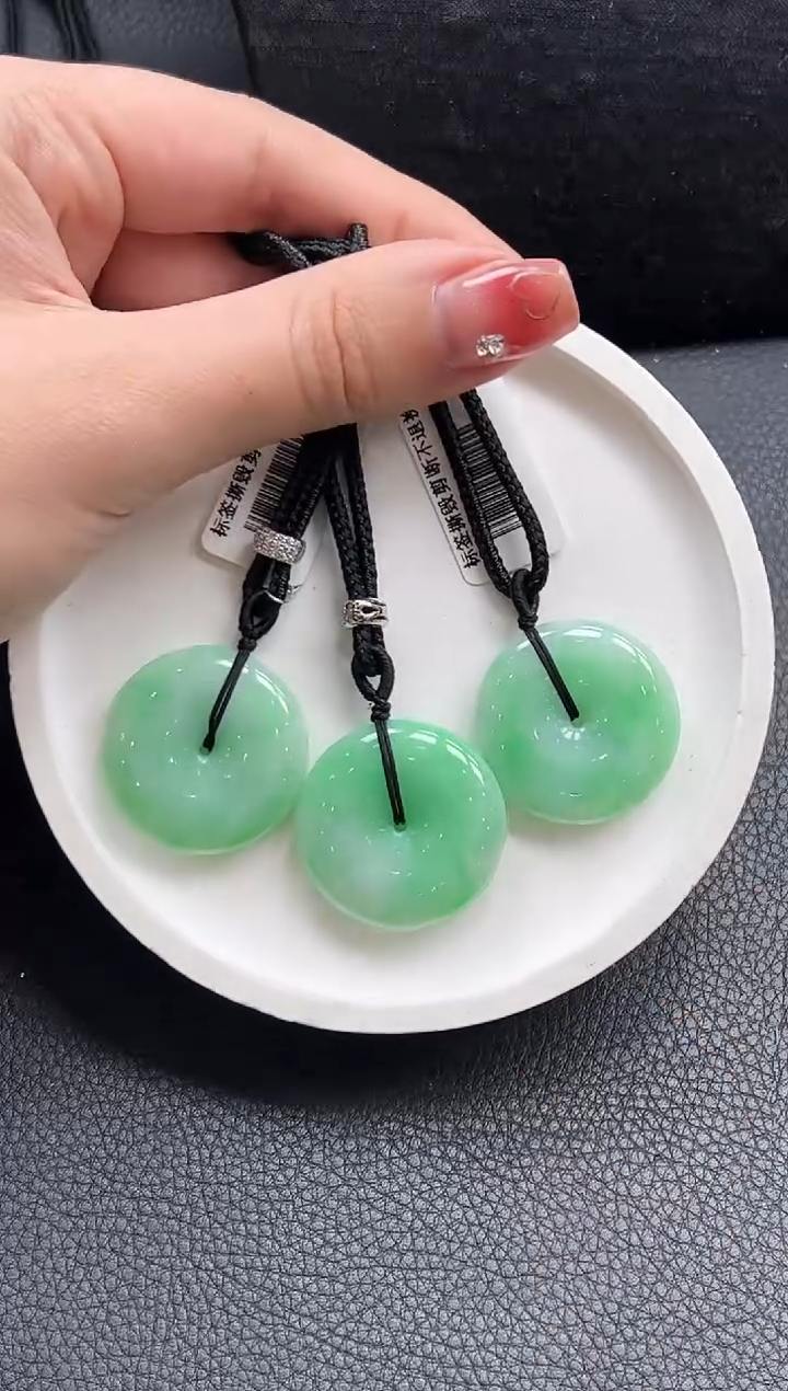 【闪购商品】翡翠颈饰未镶嵌K733-796平安扣多样性发1件