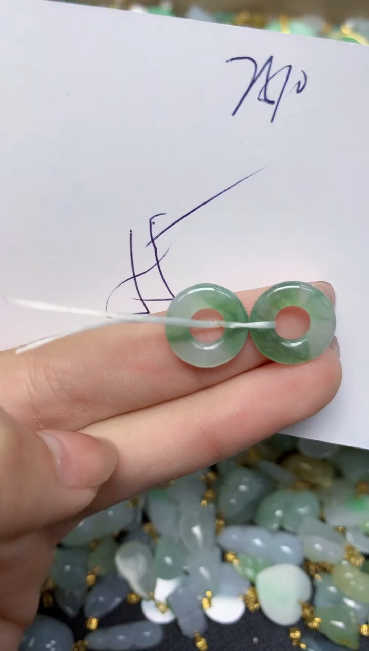 【闪购商品】翡翠颈饰未镶嵌天然翡翠A货