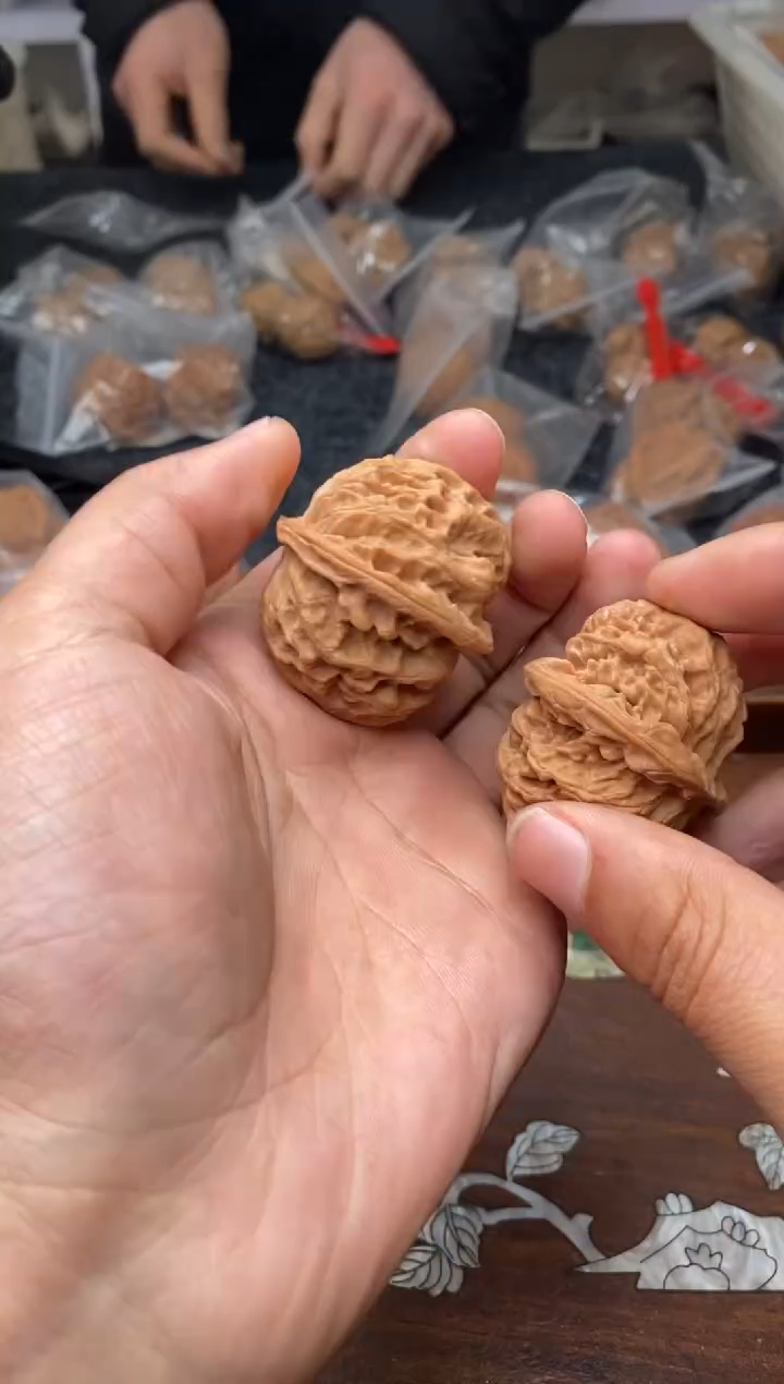 【闪购商品】文玩核桃把件A190号41尺苹果