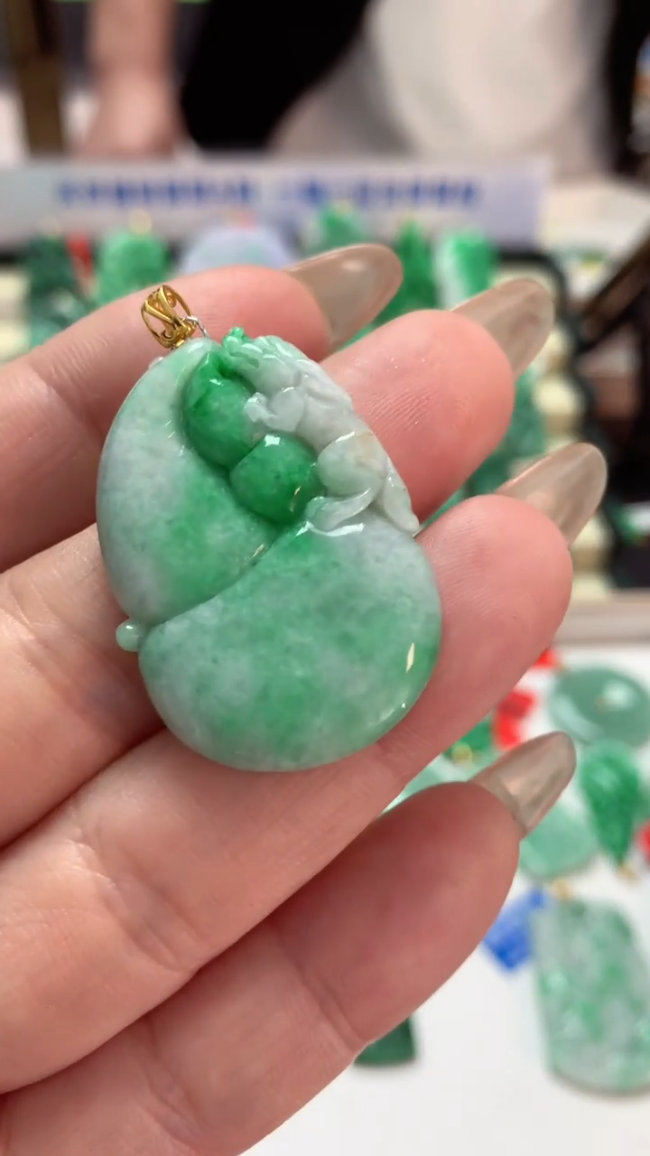 【闪购商品】翡翠吊坠(不含链)18K金镶嵌挂件
