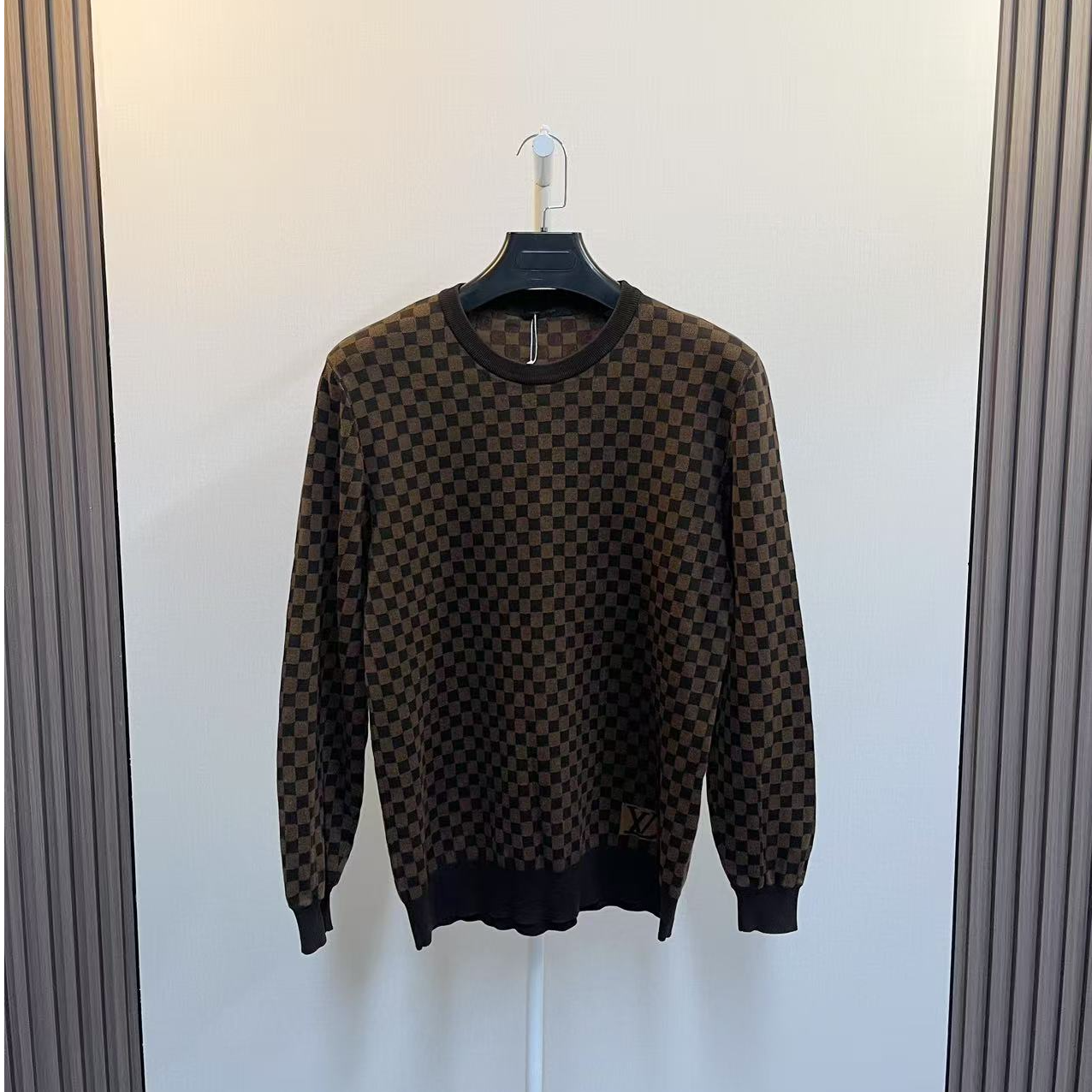 99新 LouisVuitton/路易威登 /经典棋盘格下摆大logo长袖毛衣/M码