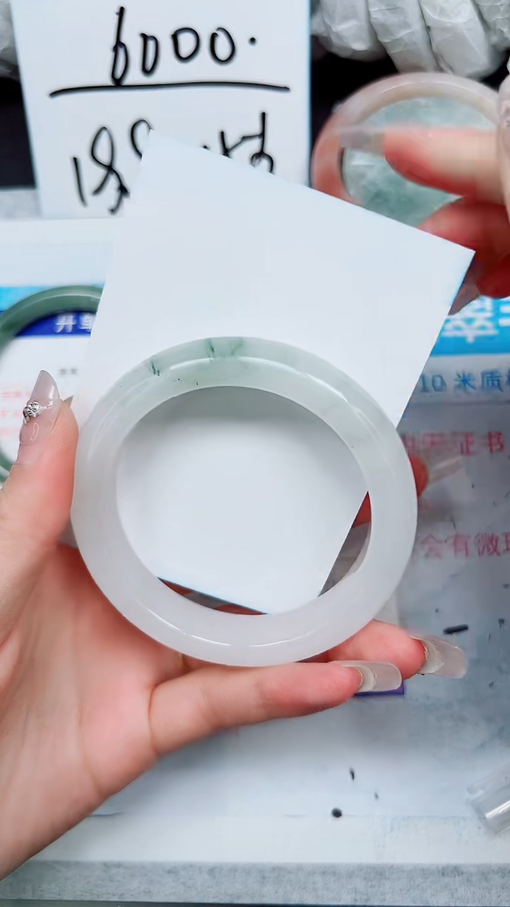 【闪购商品】石英质玉手镯未镶嵌A70-57`58