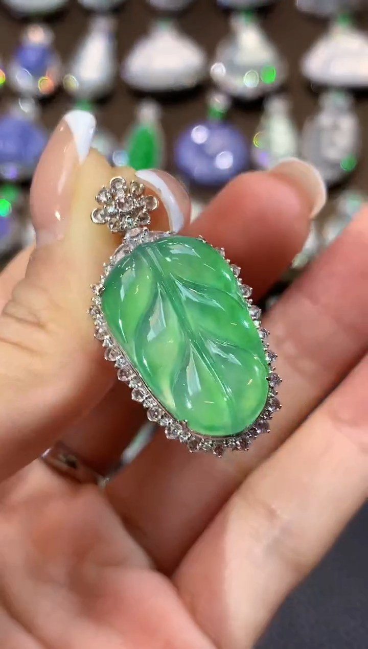吊坠(不含链)18K金镶嵌翡翠D21