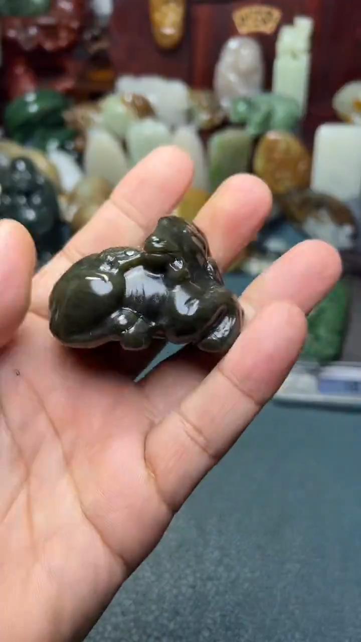 未镶嵌和田玉把件-