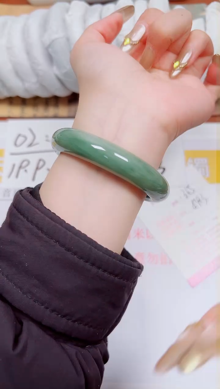 【闪购商品】石英质玉手镯未镶嵌K365-54.3