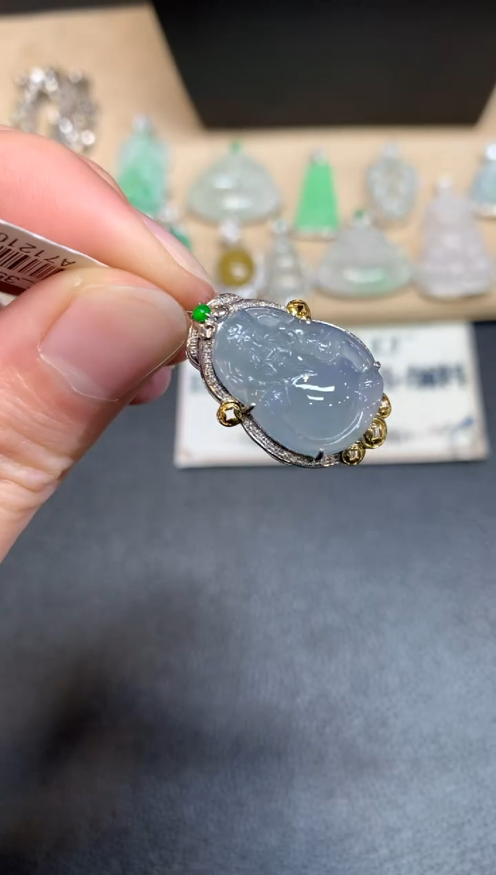 【闪购商品】翡翠颈饰18K金镶嵌财神爷【无服务费】