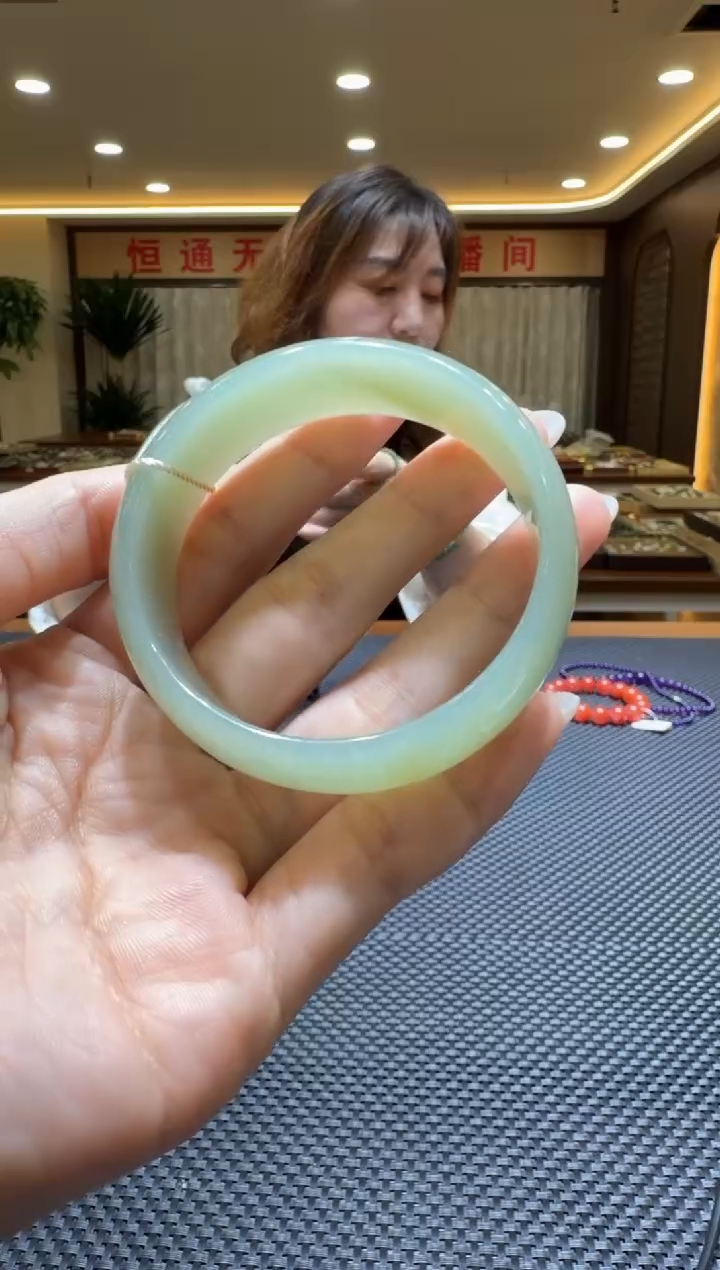 颈饰未镶嵌和田玉手镯52