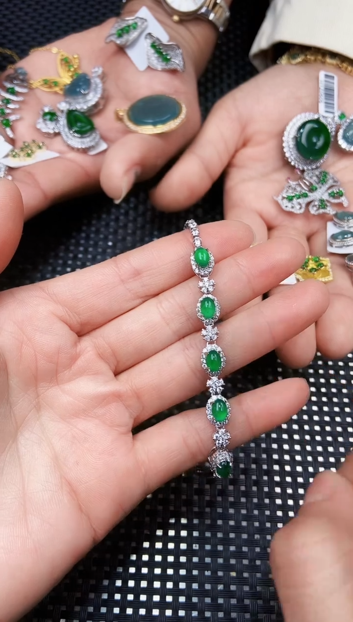 【闪购商品】翡翠手链未镶嵌11111111