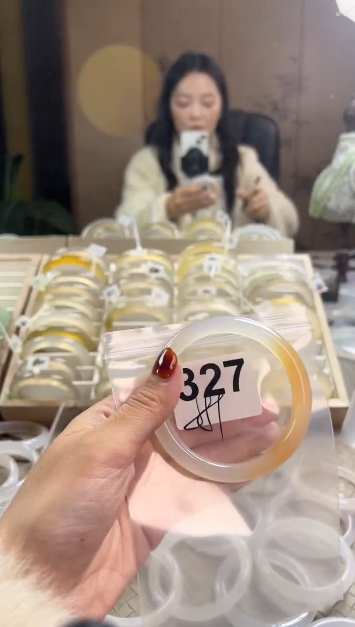 手镯玛瑙/玉髓未镶嵌327