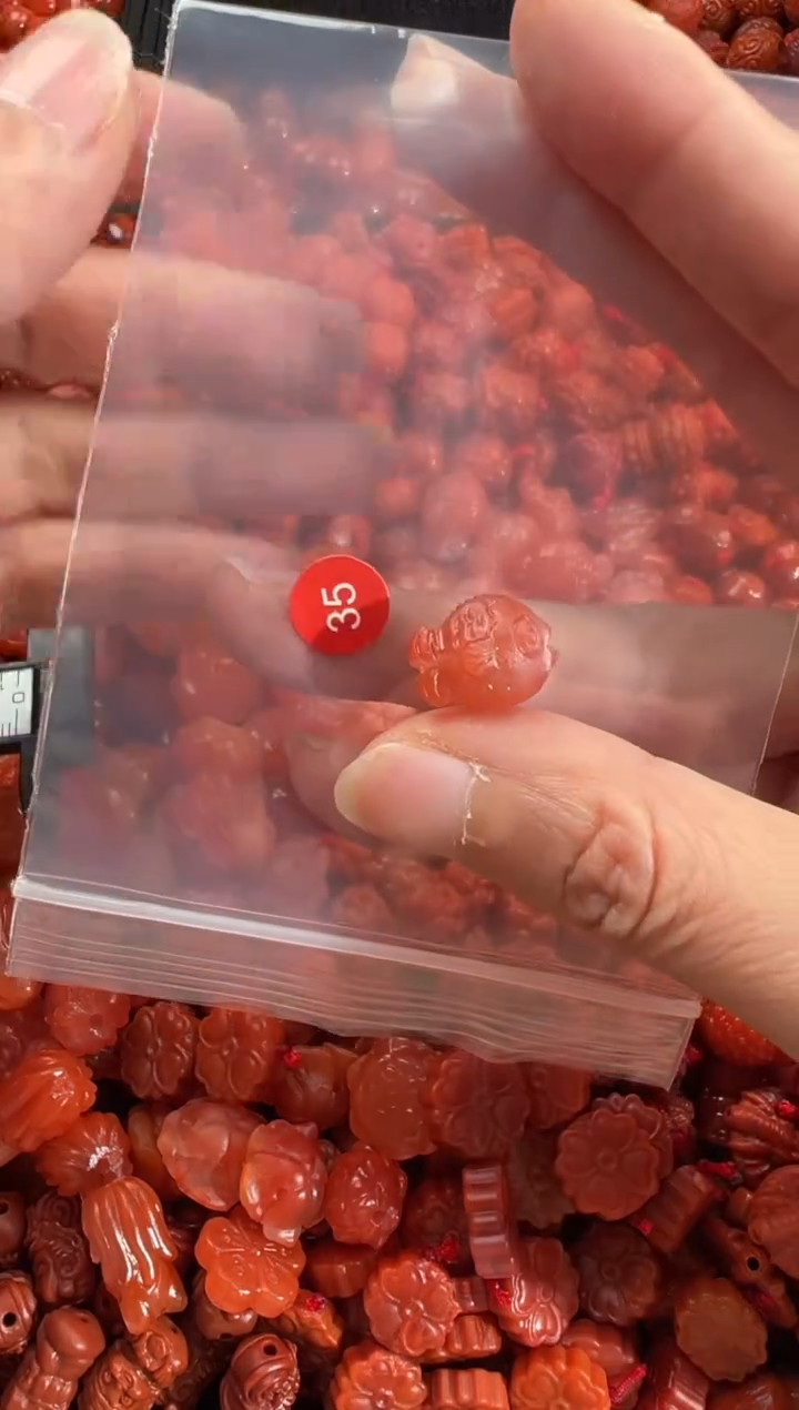 【闪购商品】南红玛瑙未镶嵌颈饰1