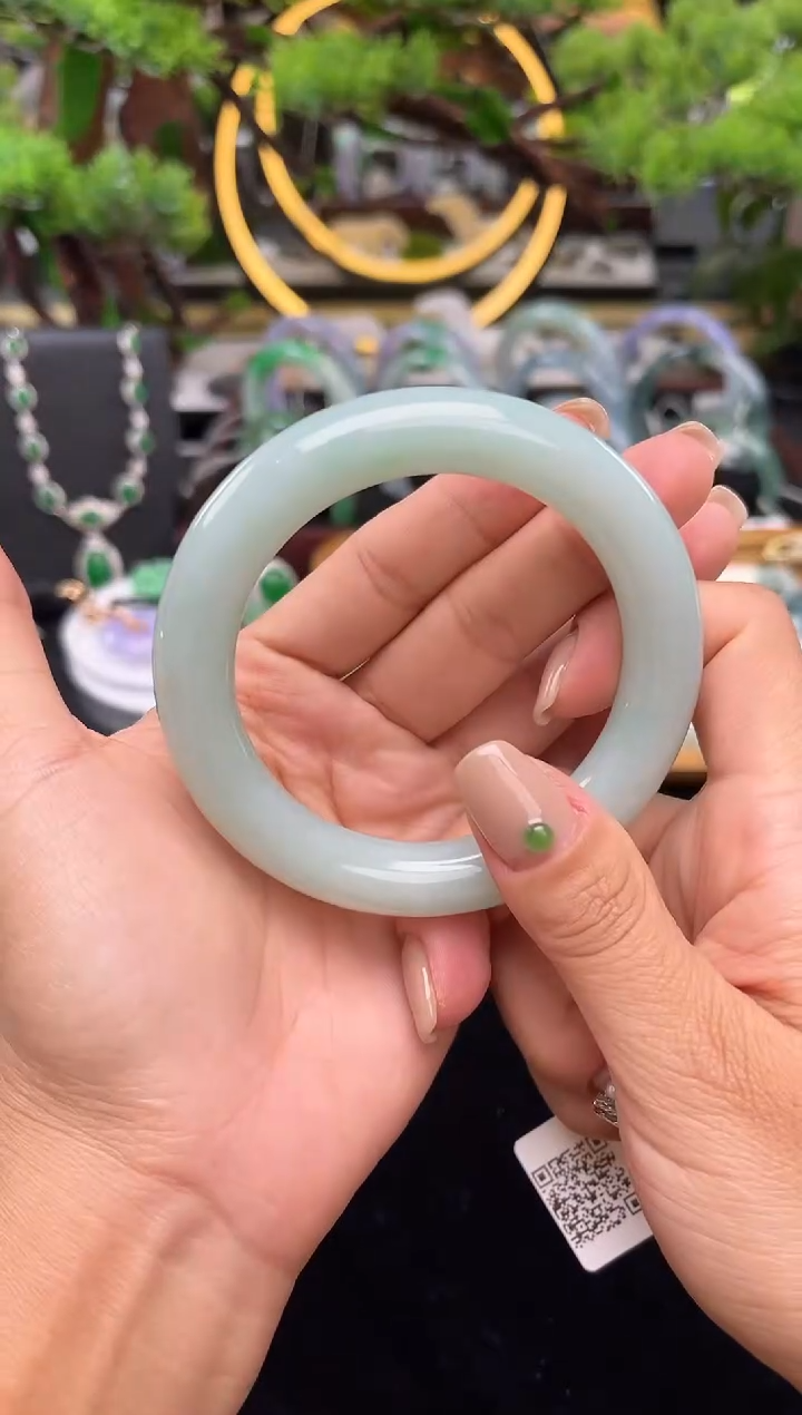 未镶嵌手镯翡翠手镯