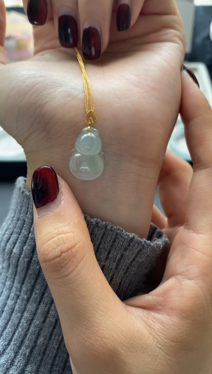 【闪购商品】翡翠吊坠(赠链)未镶嵌翡翠葫芦