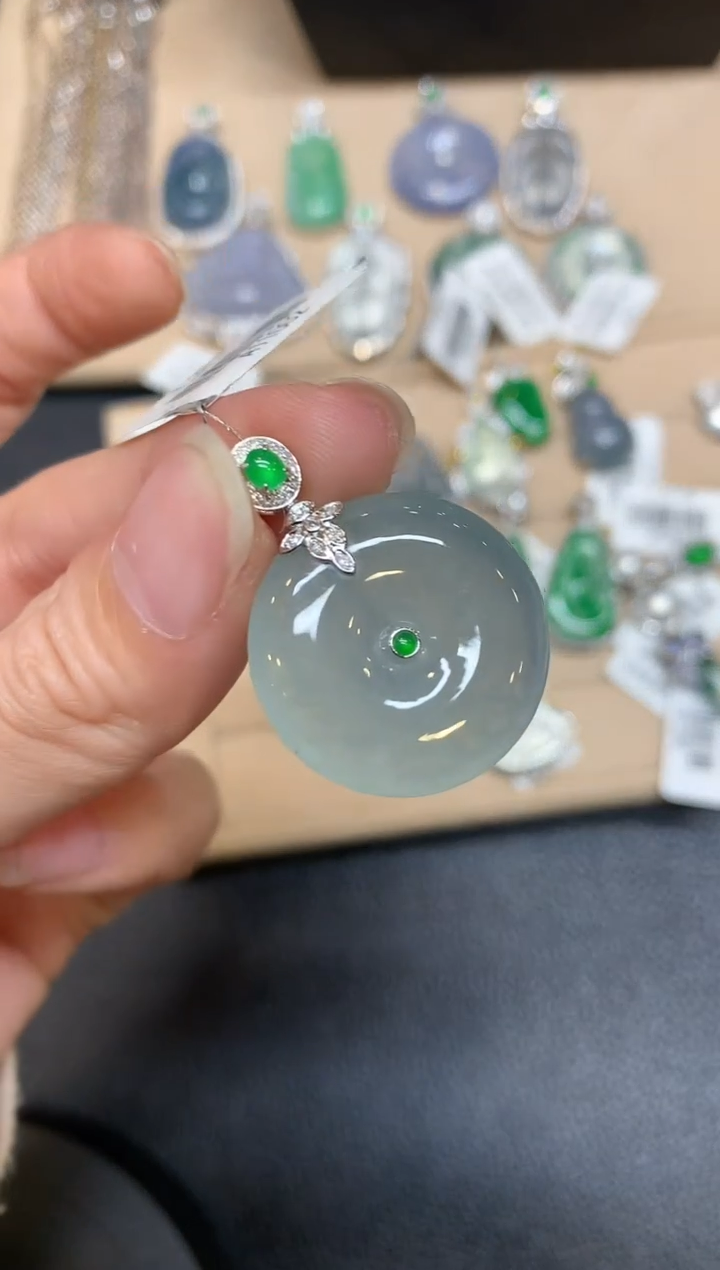 【闪购商品】翡翠吊坠(不含链)18K金镶嵌平安扣【无服务费