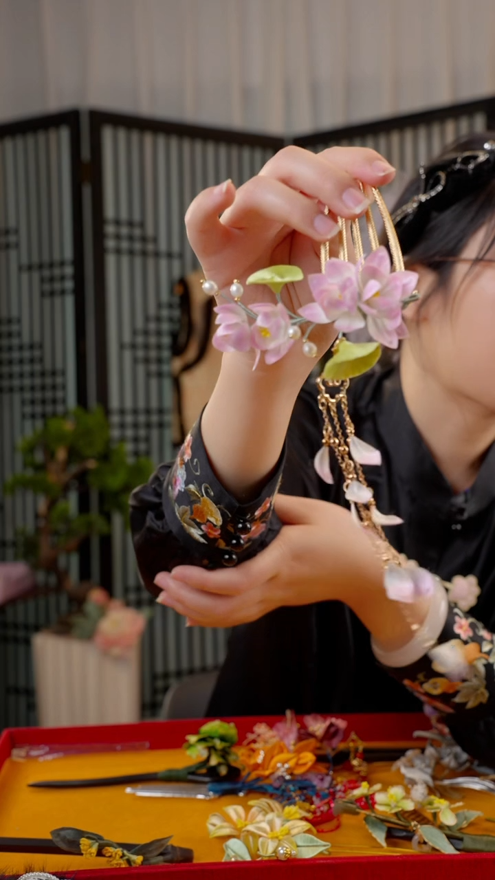 刺绣非遗苏绣绒花饰品