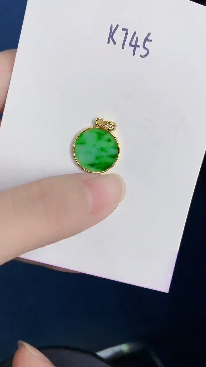 颈饰未镶嵌翡翠天然翡翠缅甸A货