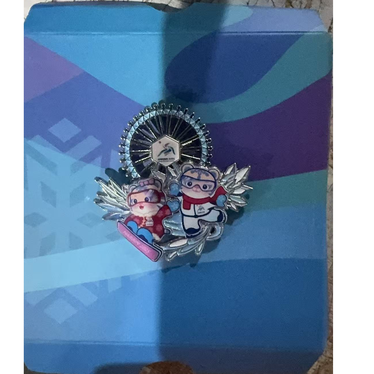 亚冬会冰雕吉祥物徽章