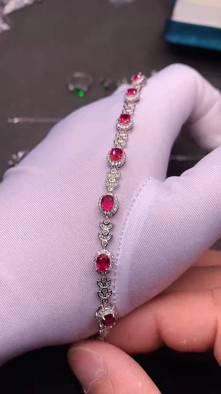 【闪购商品】红宝石手链银S925镶嵌.........
