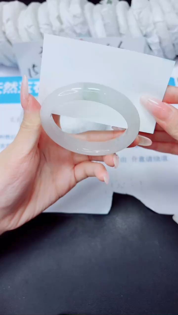 石英质玉手镯未镶嵌169/54.1