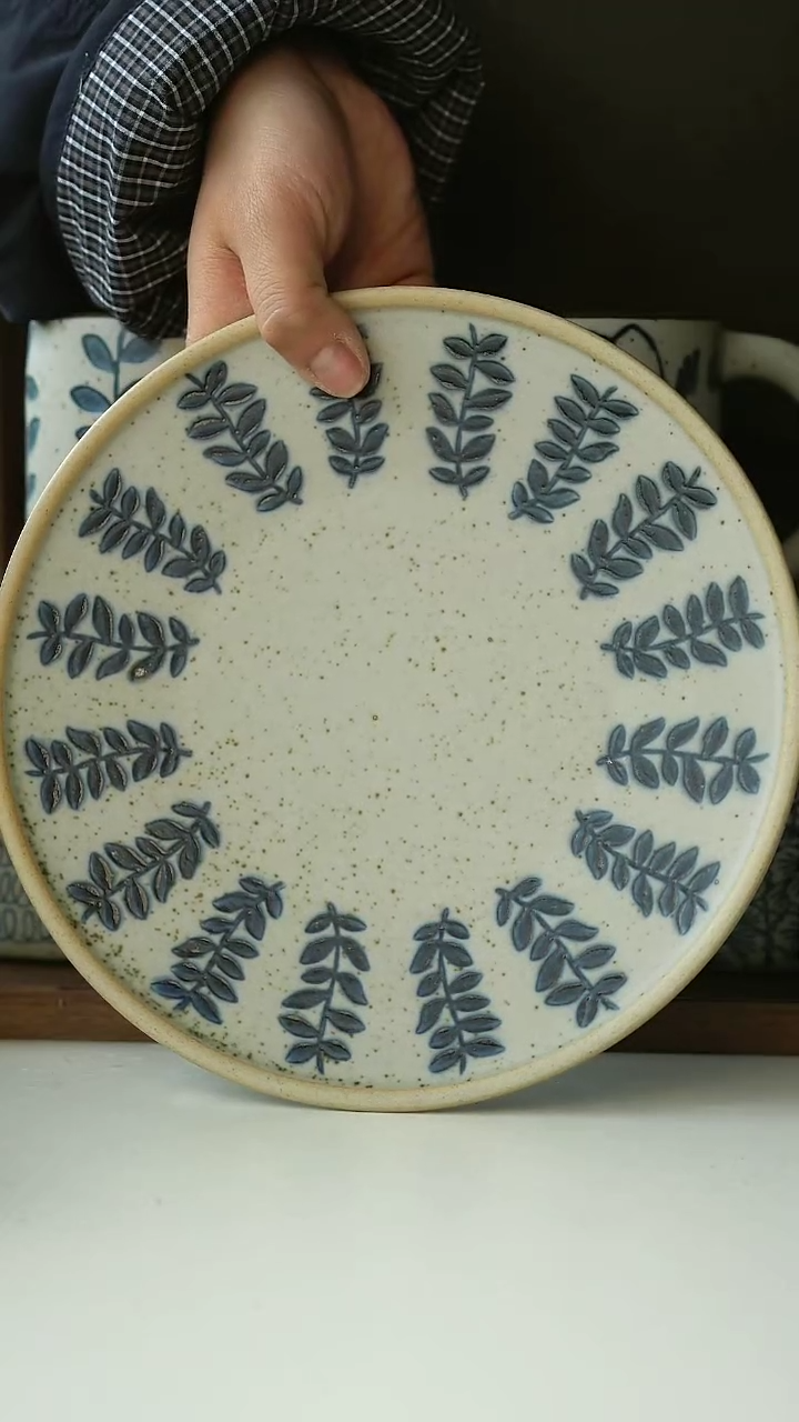 【闪购商品】陶瓷手绘藤蔓早餐盘21cm@4-2@