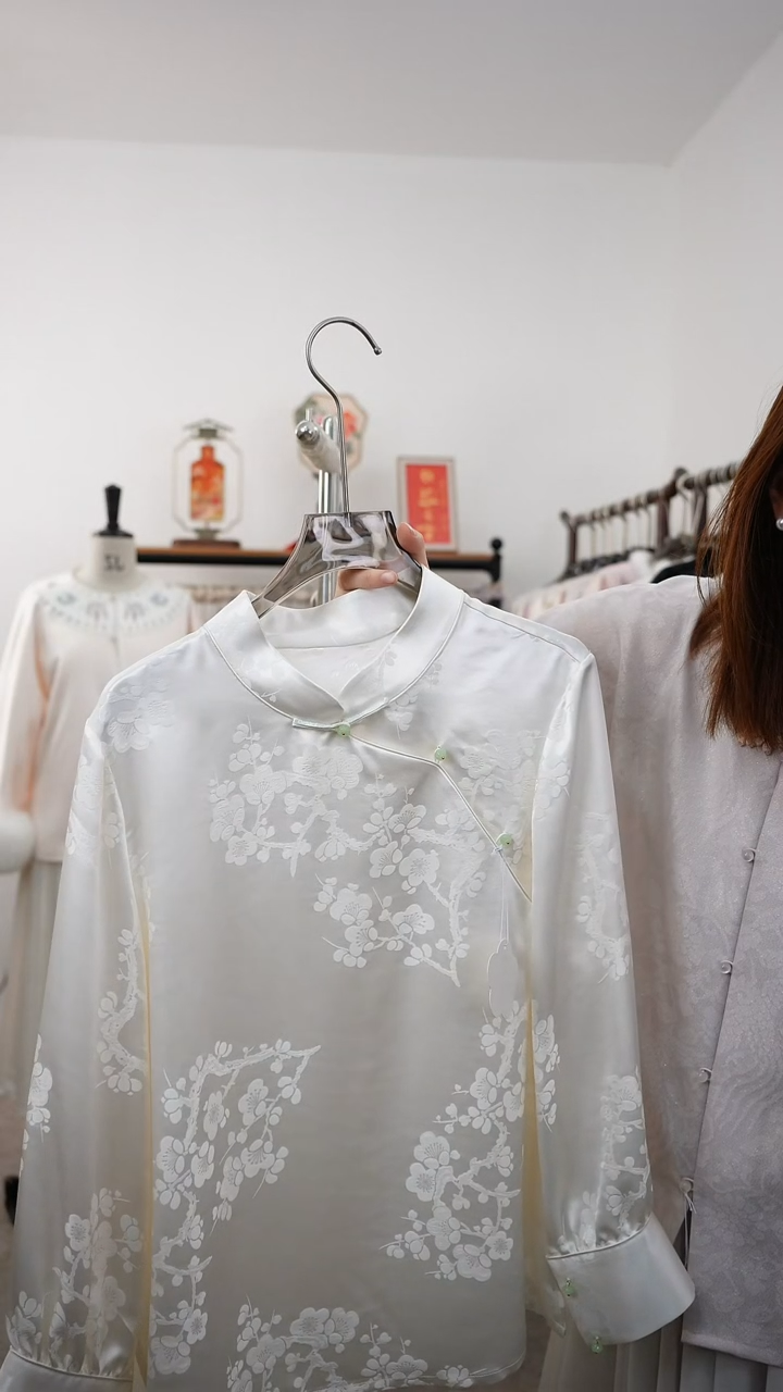 织绣?***株不退换孤品   桑蚕丝罗衣