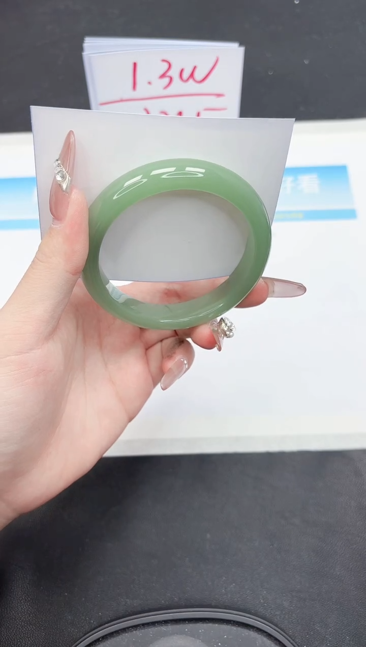 【闪购商品】石英质玉手镯未镶嵌191-58